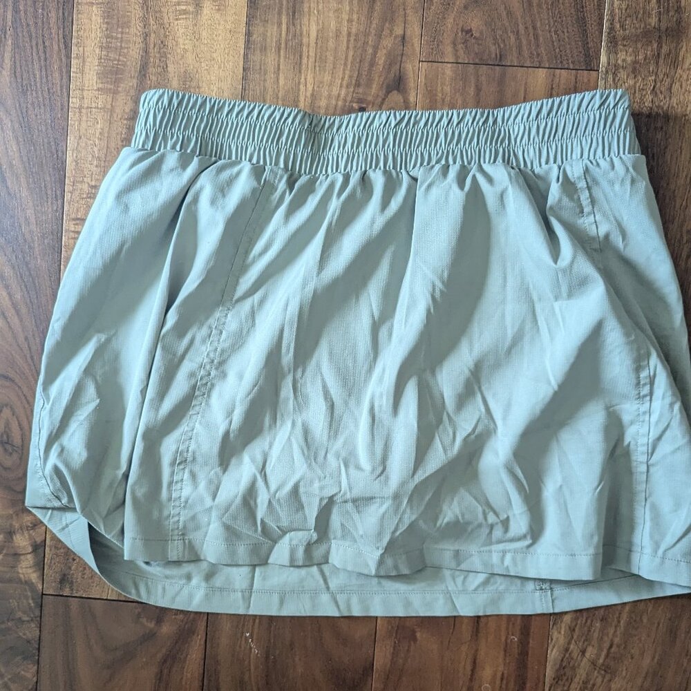 Girlfriend Collective green athleisure skort size M